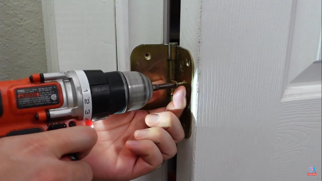 How to remove old door hinge